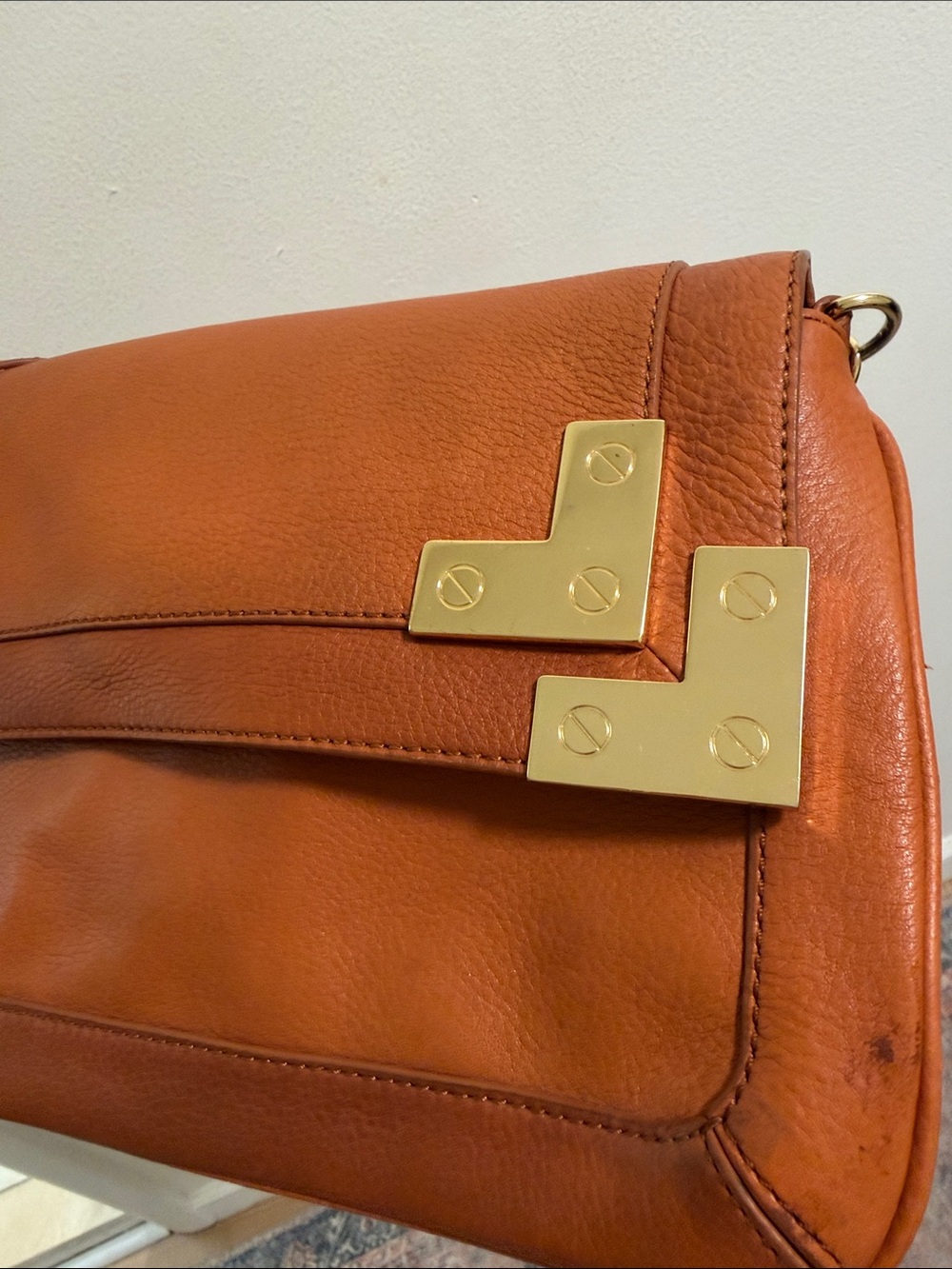 Tory Burch Brown Leather Shoulder Bag with Gold Hardware - Picture 10 of 10